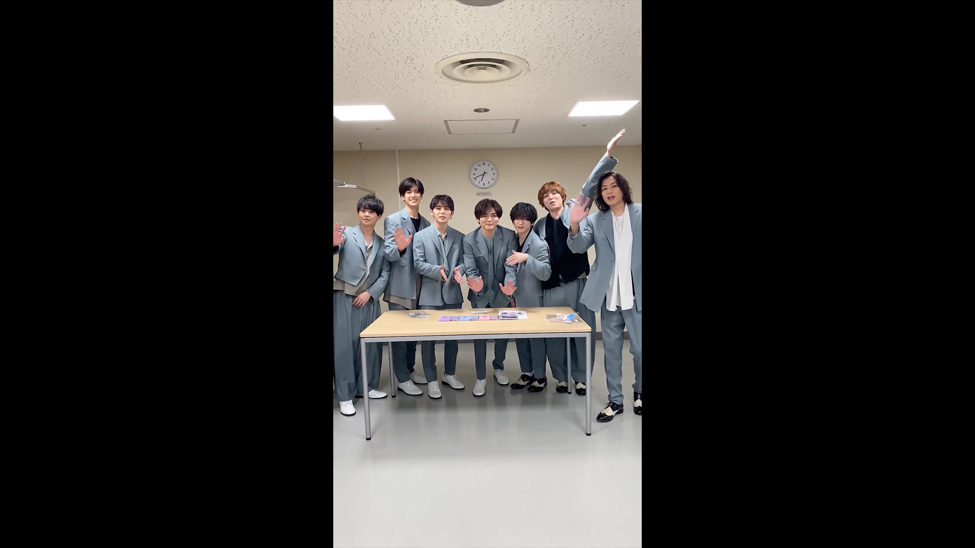 5/25リリースのSINGLEより、【メンバーによる開封動画】Hey! Say! JUMP